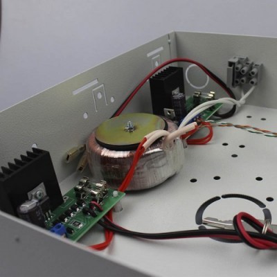 Блок безперебійного живлення RCA-24